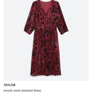 Dress smocked waist pleated in dark floral print